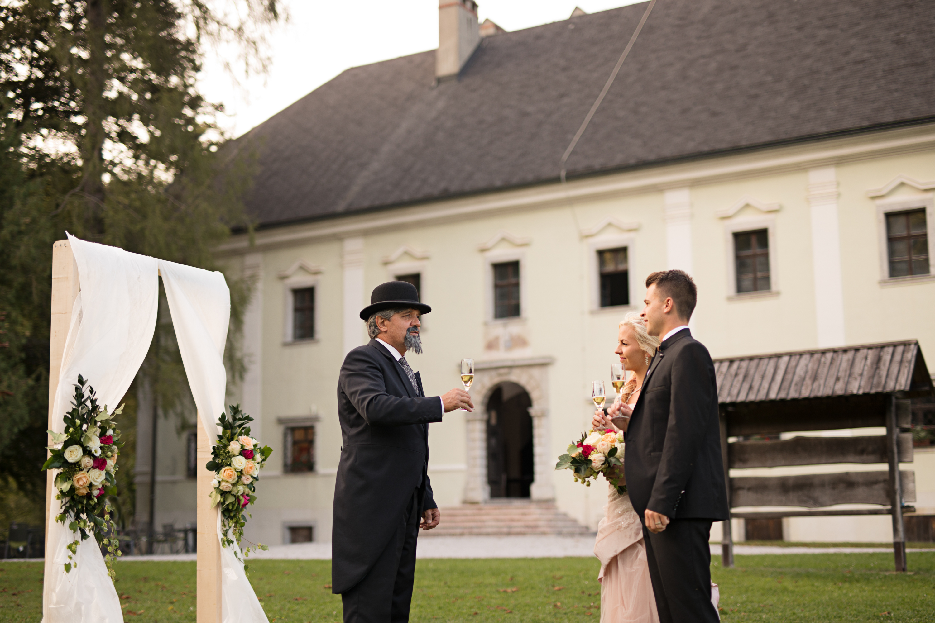 Poroka Visoko s protokolom