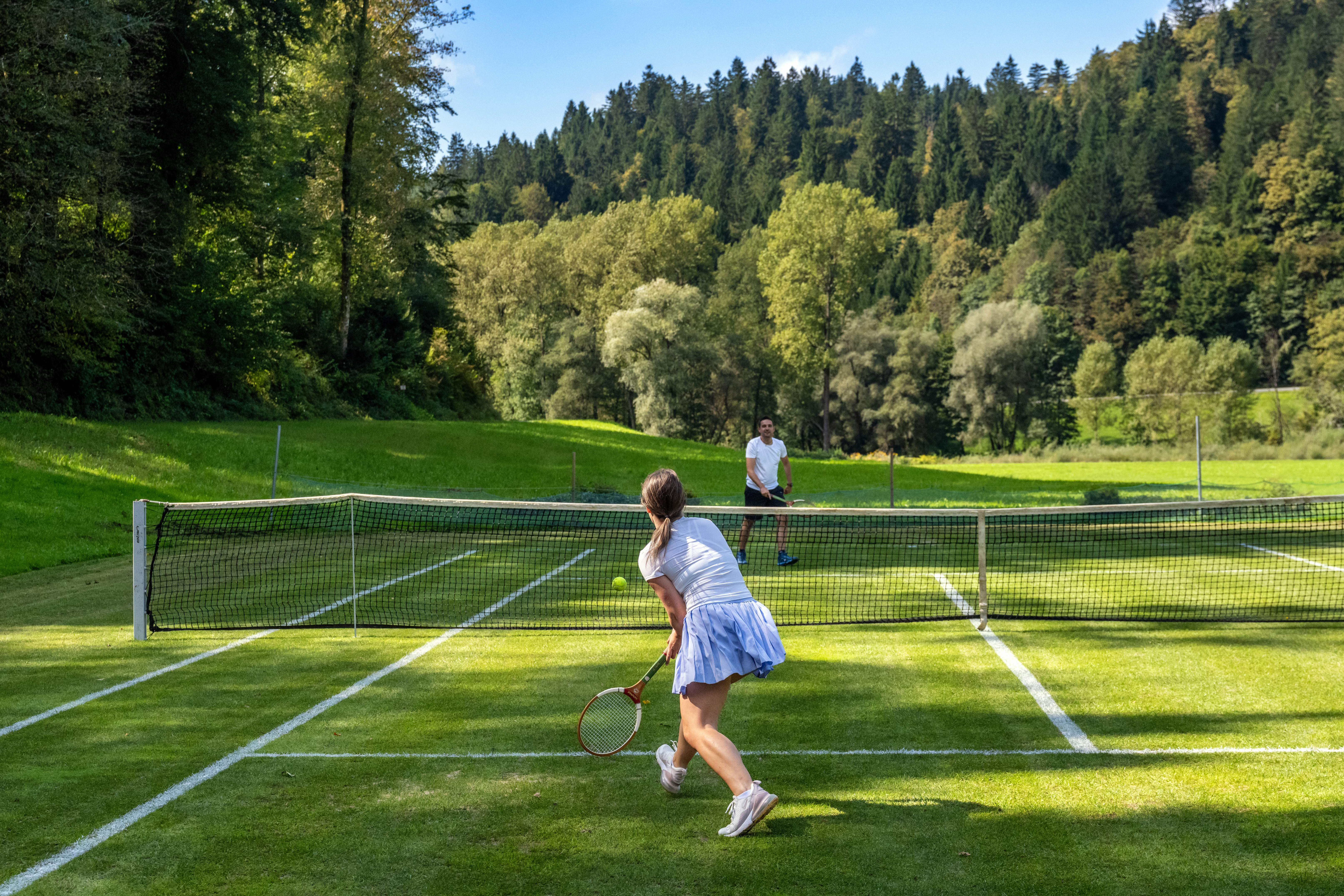 Tenis in piknik v objemu narave