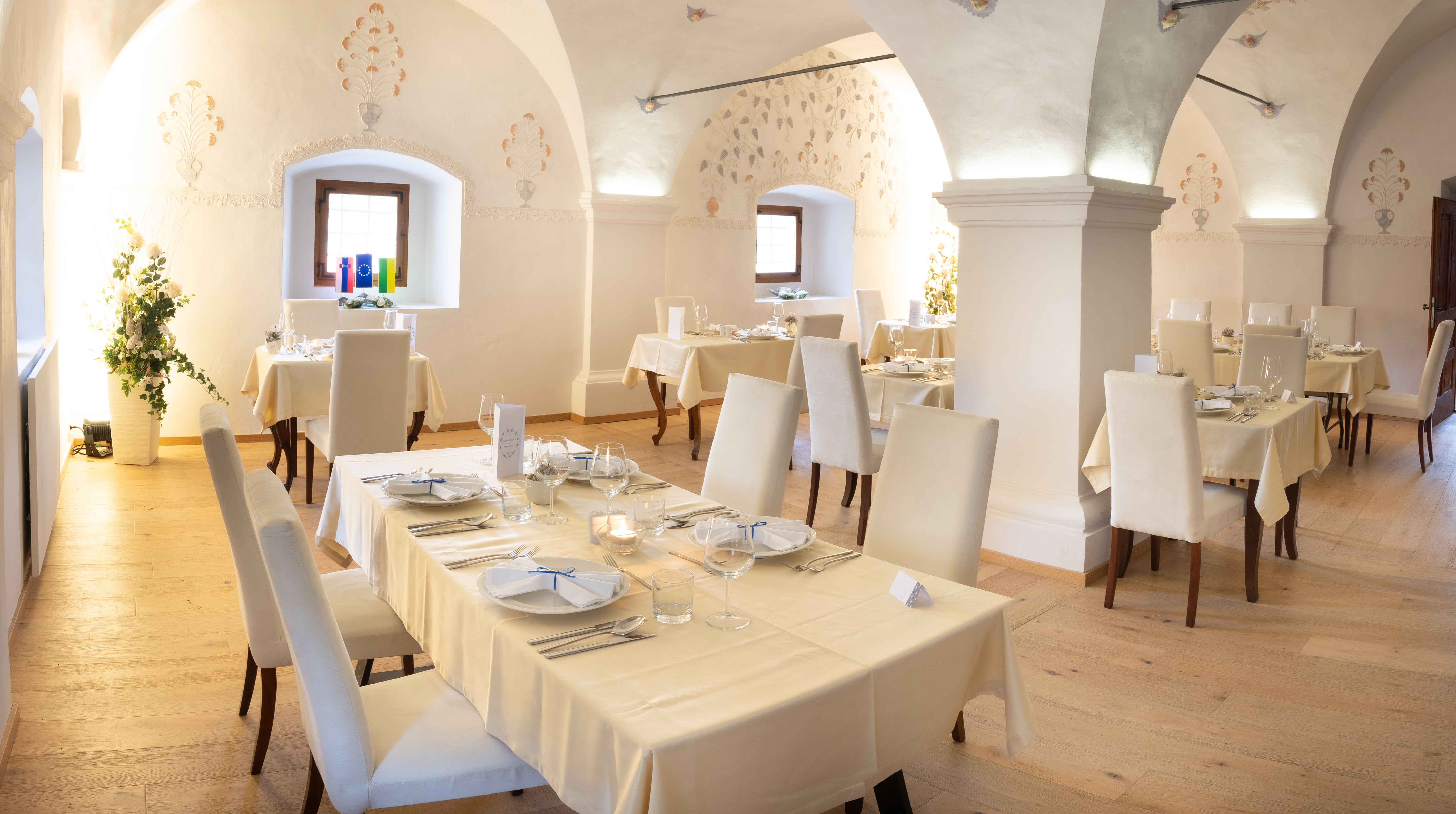 Dvorana Dvorca Visoko — mesto večerje